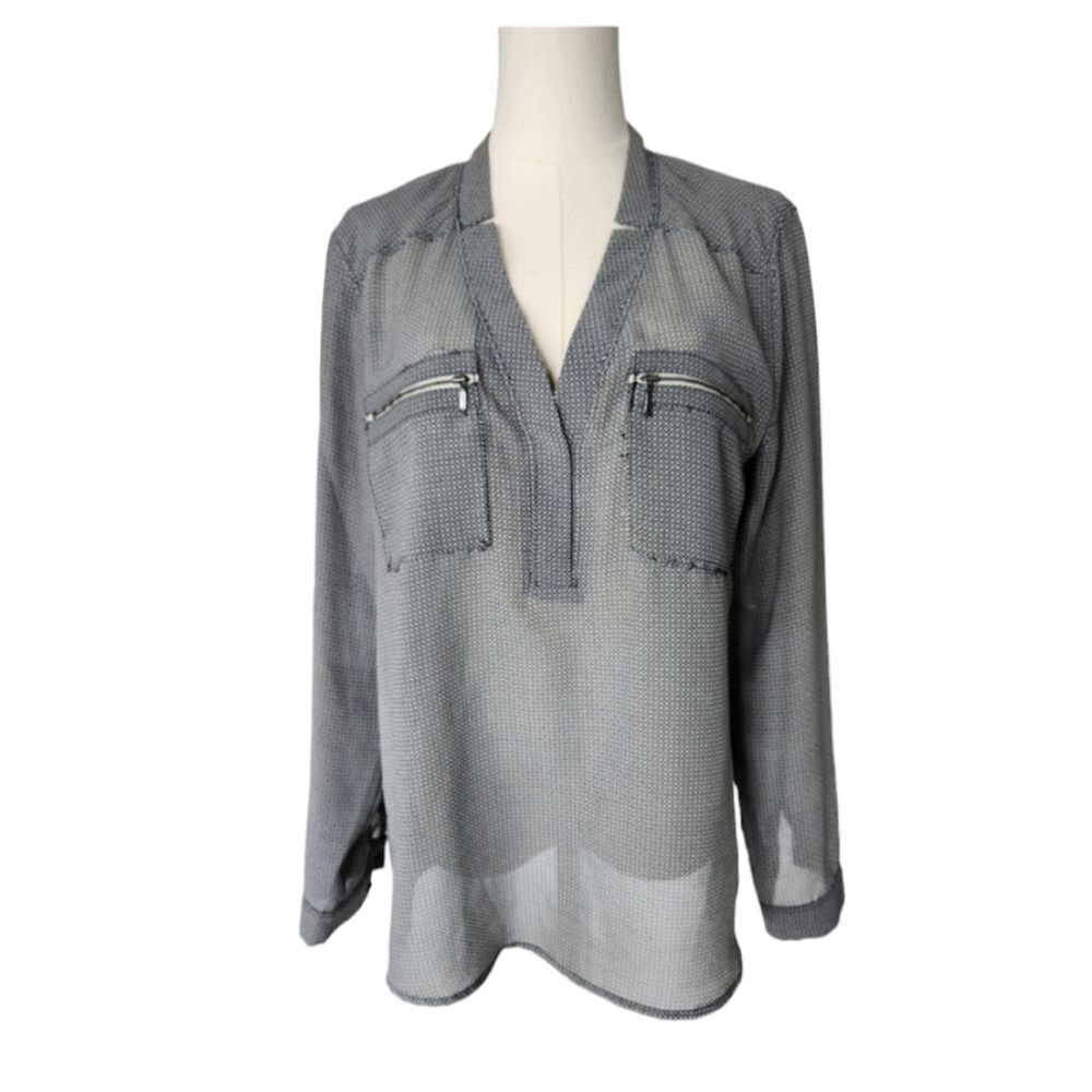 NWOT Banana Republic black and white blouse - Size Medium